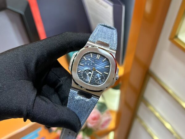 Patek Philippe Nautilus 5712