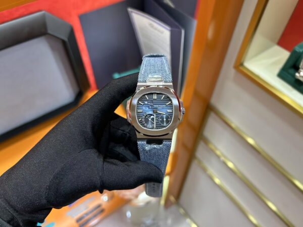 Patek Philippe Nautilus 5712