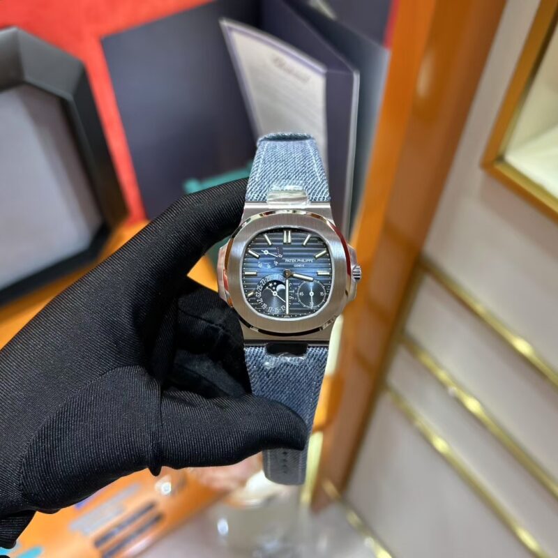 Patek Philippe Nautilus 5712