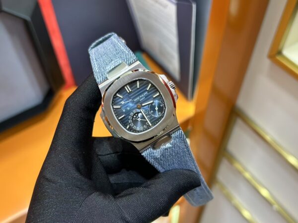Patek Philippe Nautilus 5712