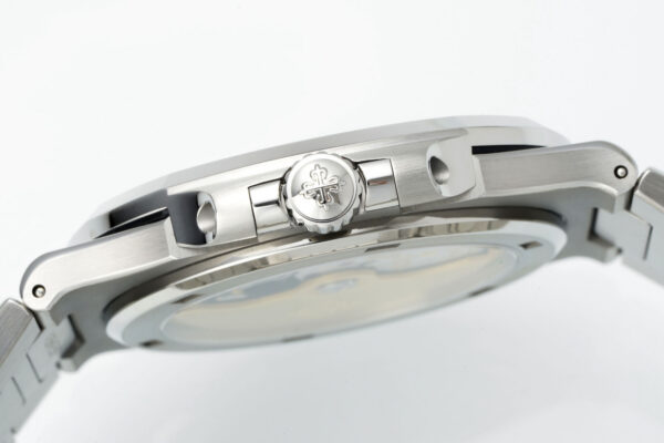 Patek Philippe Nautilus 5711 Gray