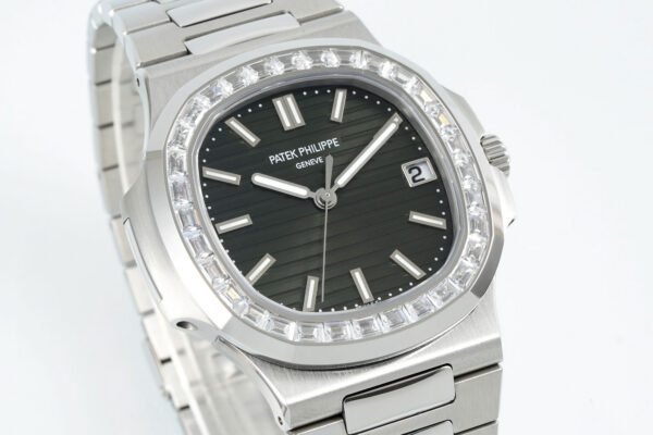 Patek Philippe Nautilus 5711 Gray