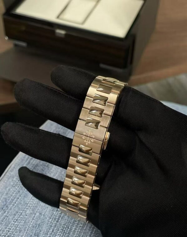Patek Philippe Nautilus 5712 Rose Gold