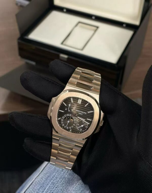 Patek Philippe Nautilus 5712 Rose Gold