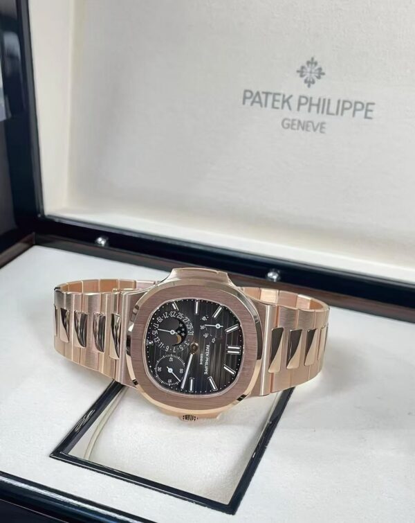 Patek Philippe Nautilus 5712 Rose Gold