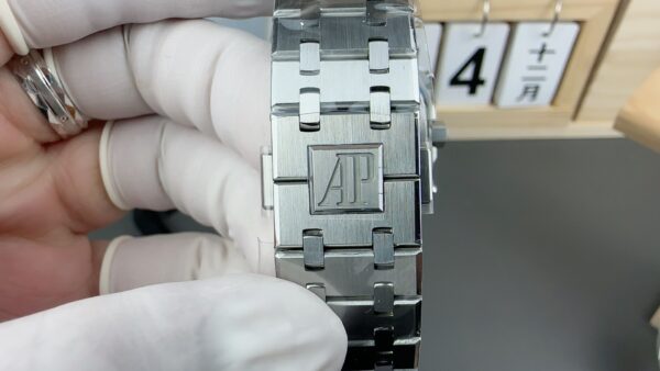 Audemars Piguet Watch 26420 White