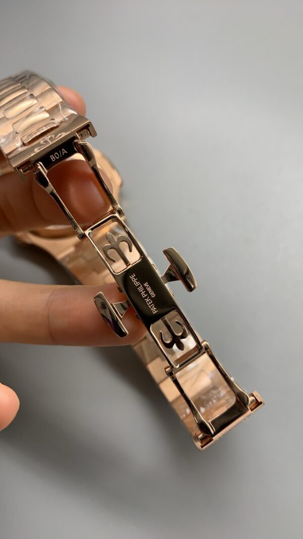 Patek Philippe Nautilus 5712 Rose Gold