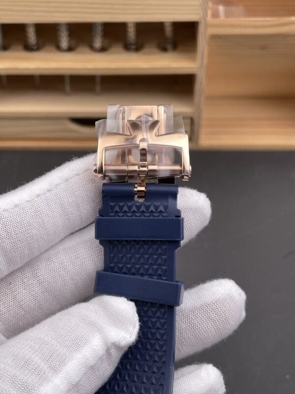 Vacheron Constantin Overseas 4500V Blue