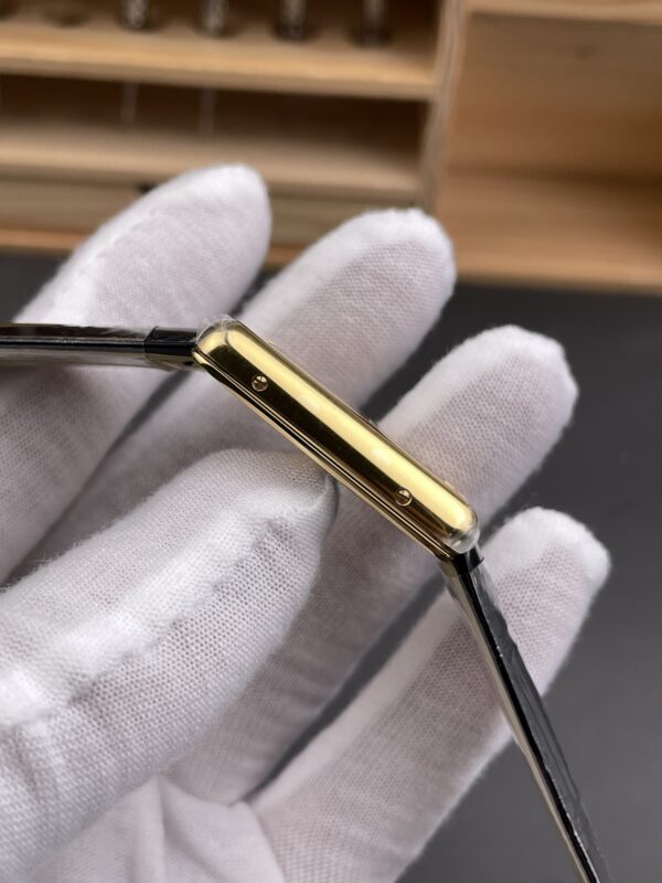 Cartier Tank (TANK) Yellow Gold