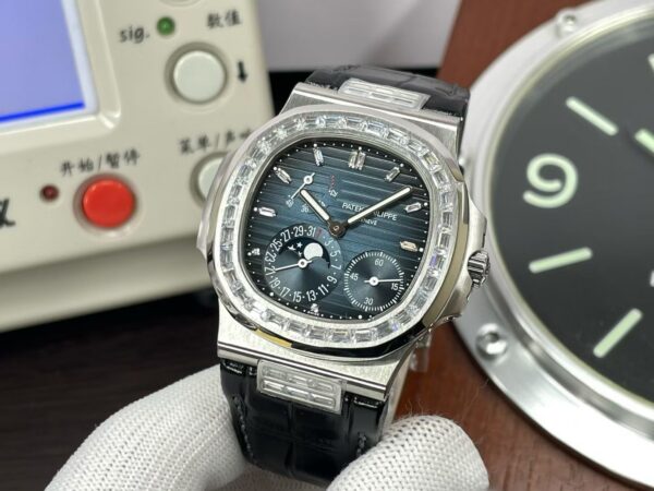 Patek Philippe Nautilus 5724G-001 Blue