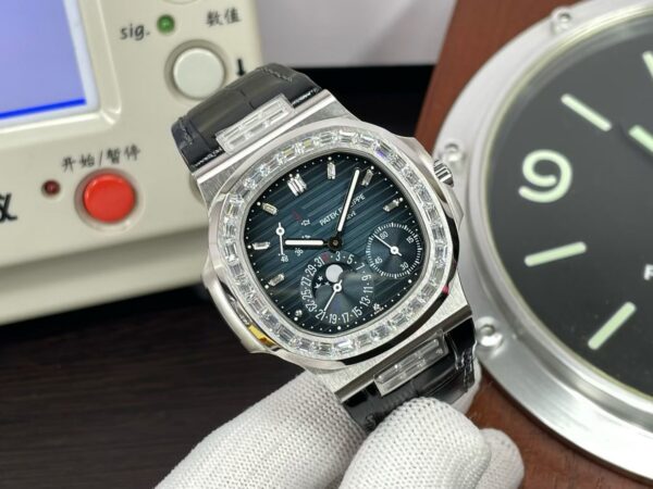 Patek Philippe Nautilus 5724G-001 Blue