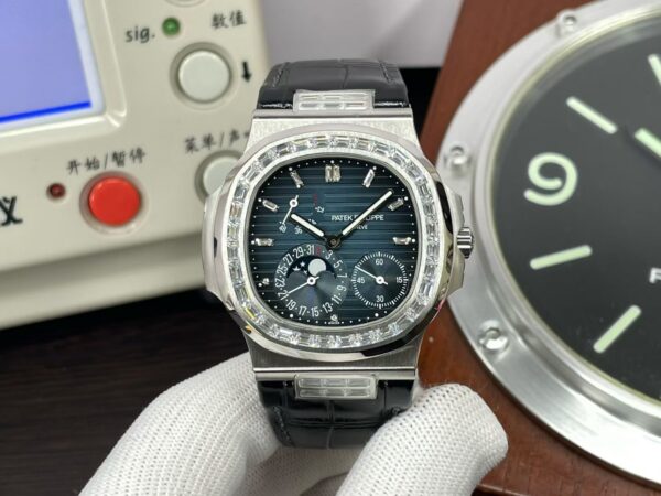 Patek Philippe Nautilus 5724G-001 Blue
