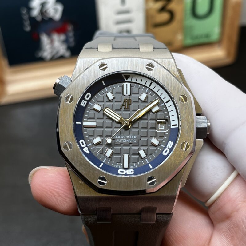 Audemars Piguet Watch 15720