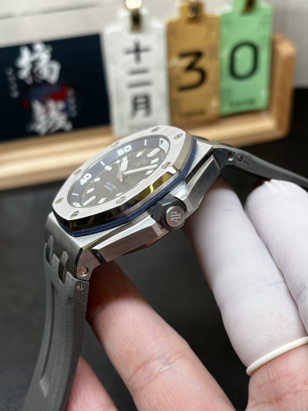 Audemars Piguet Watch 15720