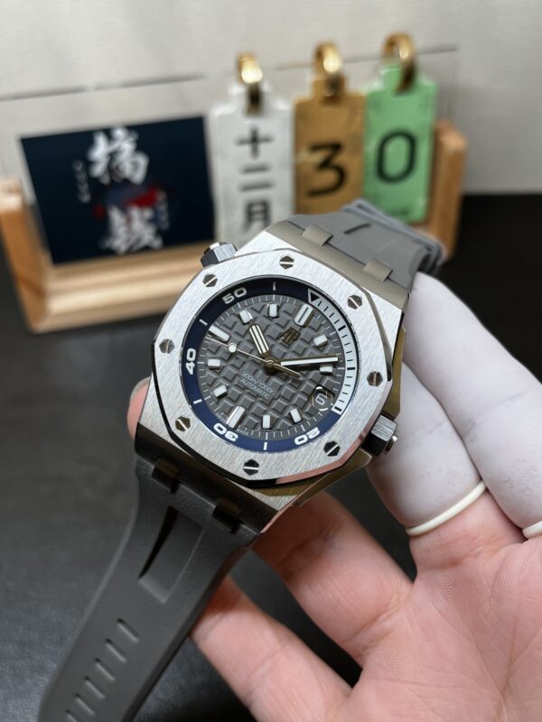 Audemars Piguet Watch 15720