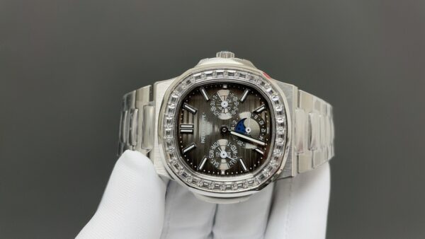 Patek Philippe Nautilus 5740/1G