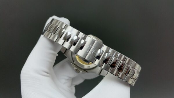 Patek Philippe Nautilus 5740/1G