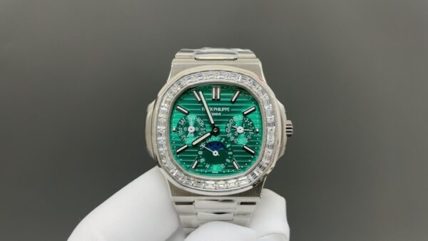 Patek Philippe Nautilus 5740/1G