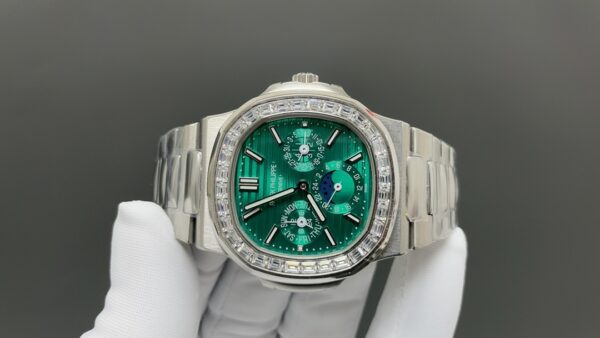 Patek Philippe Nautilus 5740/1G