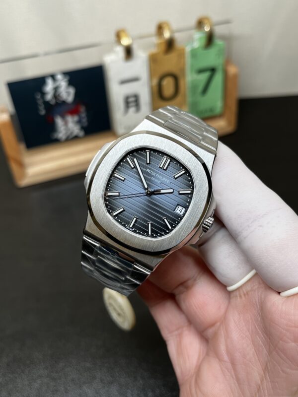 Patek Philippe Nautilus (NAUTILUS)