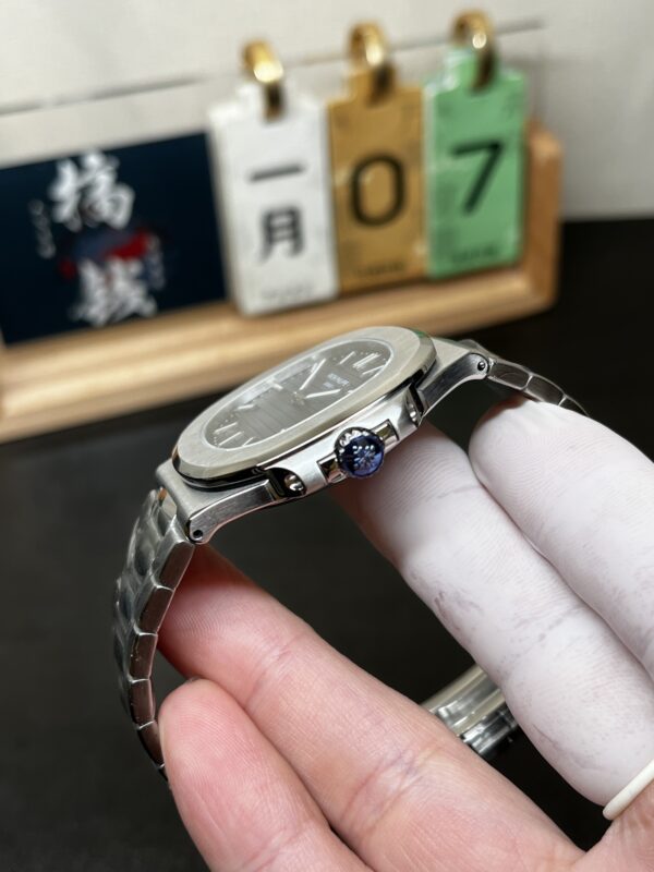 Patek Philippe Nautilus (NAUTILUS)