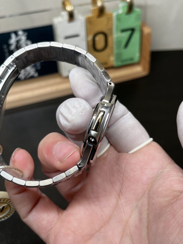 Patek Philippe Nautilus (NAUTILUS)