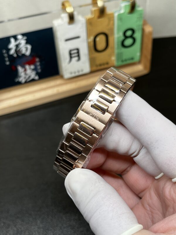 i1767825892375_6936_0_4-1.jpg Patek Philippe Nautilus (NAUTILUS)