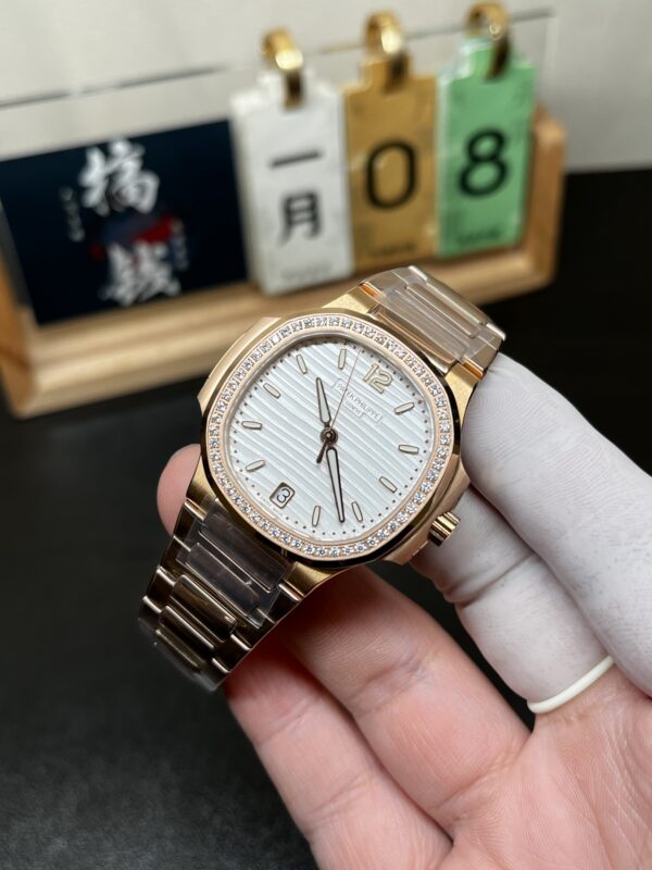 i1767825892459_7238_0_5-1.jpg Patek Philippe Nautilus (NAUTILUS)