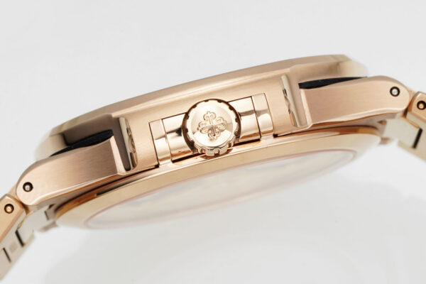 Patek Philippe Nautilus 7118 White