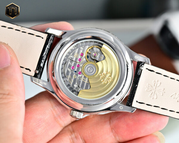 Patek Philippe Nautilus 5205G-013