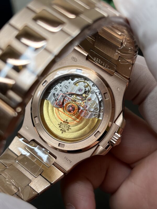 Patek Philippe Nautilus (NAUTILUS) Rose Gold