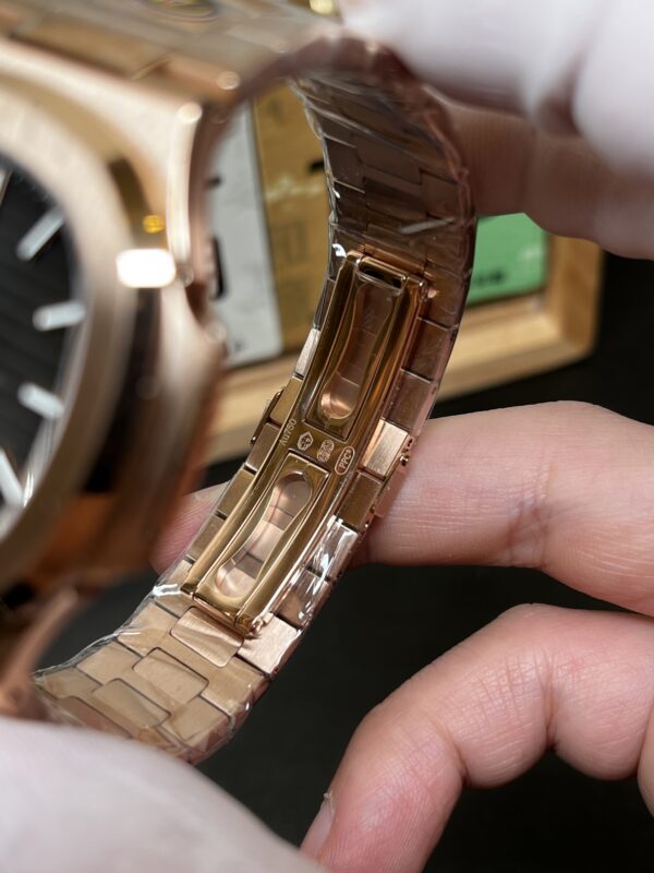 Patek Philippe Nautilus (NAUTILUS) Rose Gold