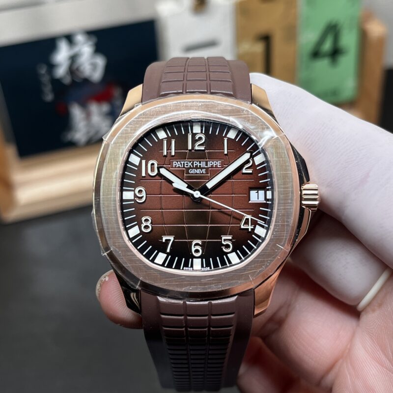 i1768379173973_9250_0_0-1.jpg Patek Philippe Aquanaut (AQUANAUT) Rose Gold