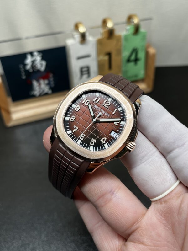 Patek Philippe Aquanaut (AQUANAUT) Rose Gold
