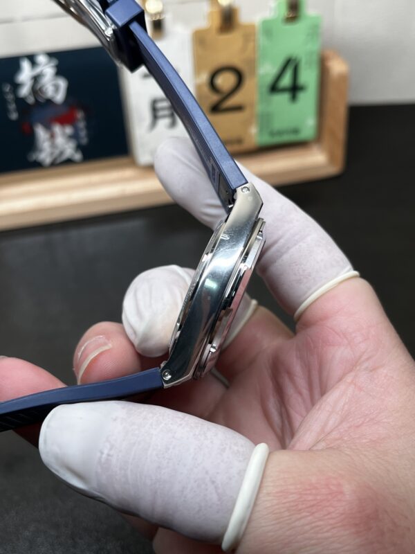 i1769191845893_9425_0_2.jpg Vacheron Constantin Overseas (OVERSEAS) Blue
