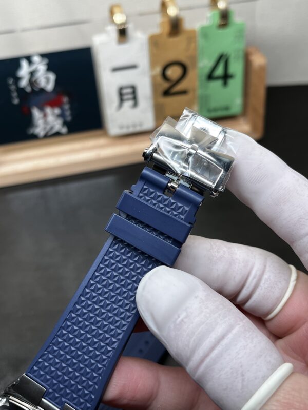 i1769191846030_3679_0_3.jpg Vacheron Constantin Overseas (OVERSEAS) Blue