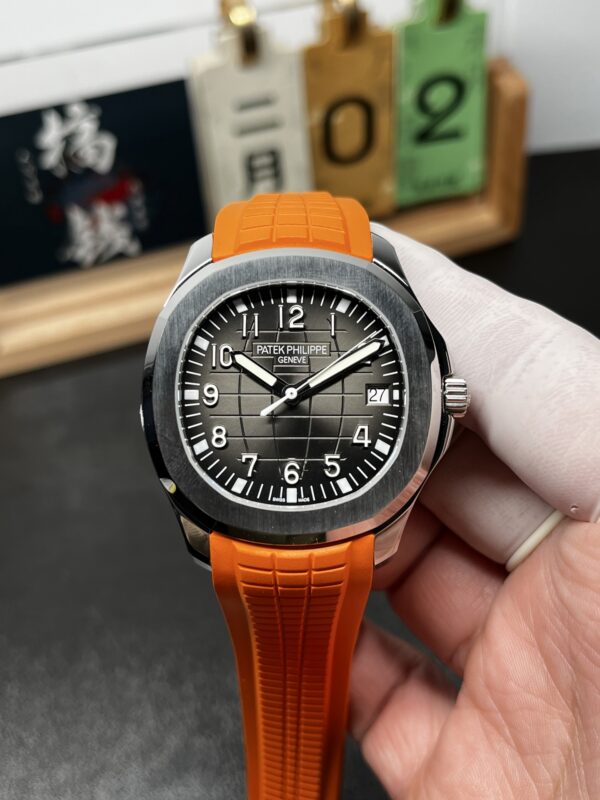 Patek Philippe Aquanaut (AQUANAUT)