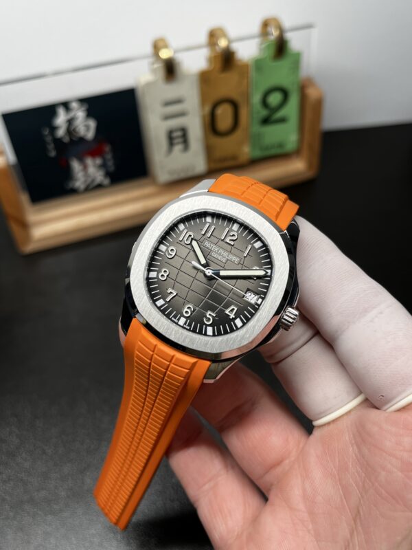 Patek Philippe Aquanaut (AQUANAUT)