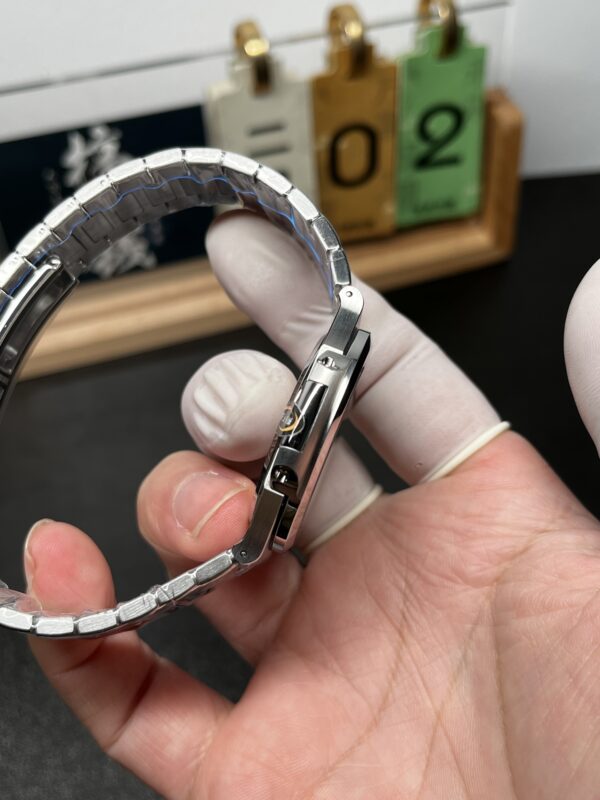 i1770028486098_6532_0_2-1.jpg Patek Philippe Nautilus (NAUTILUS)