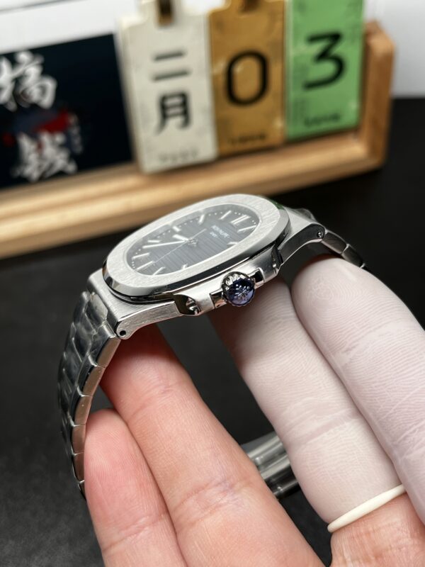 Patek Philippe Nautilus (NAUTILUS)