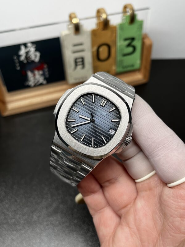 Patek Philippe Nautilus (NAUTILUS)