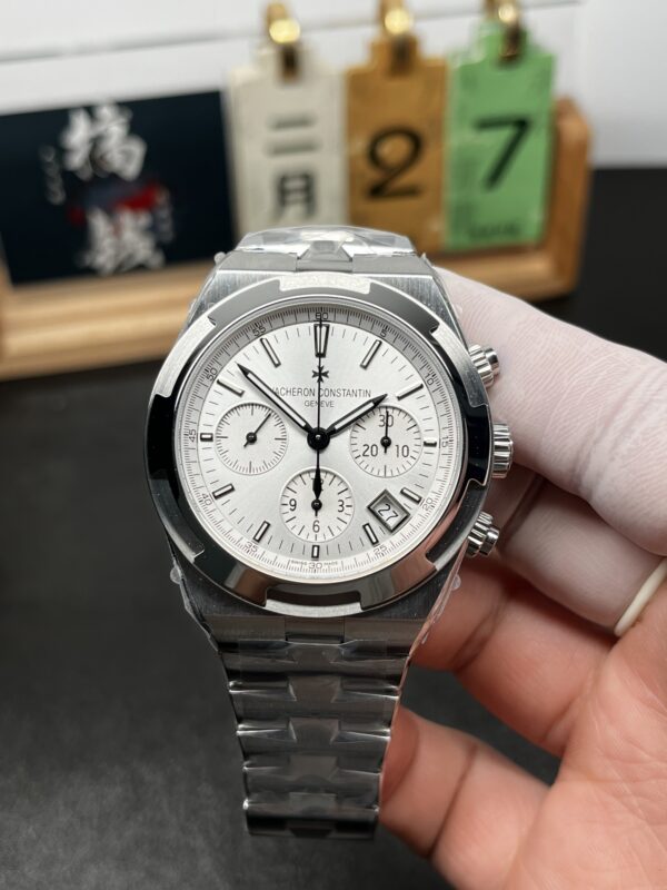 Vacheron Constantin Overseas (OVERSEAS) White