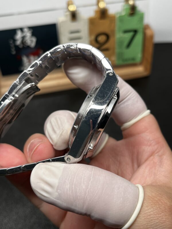 Vacheron Constantin Overseas (OVERSEAS) White