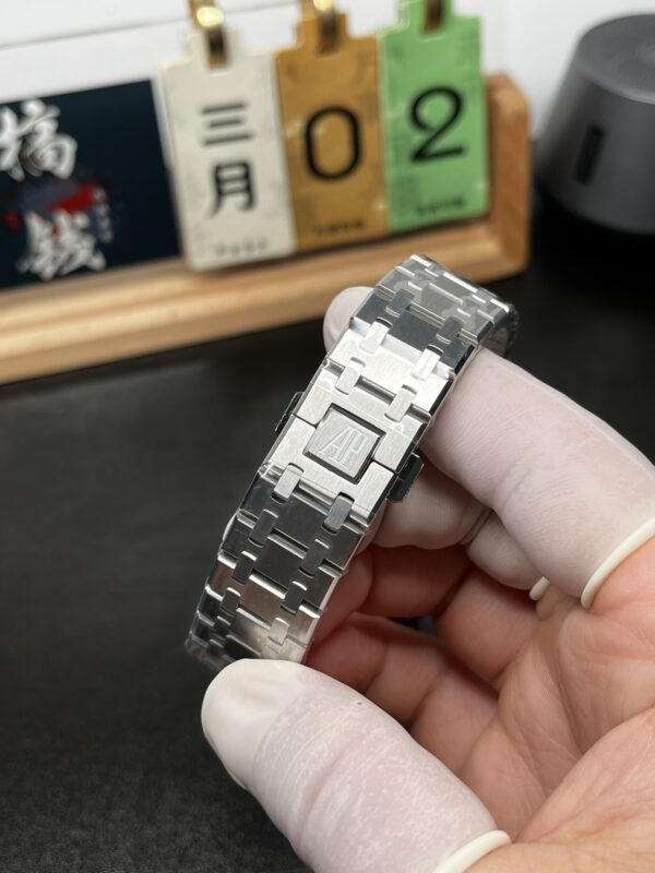 Audemars Piguet Watch 26331
