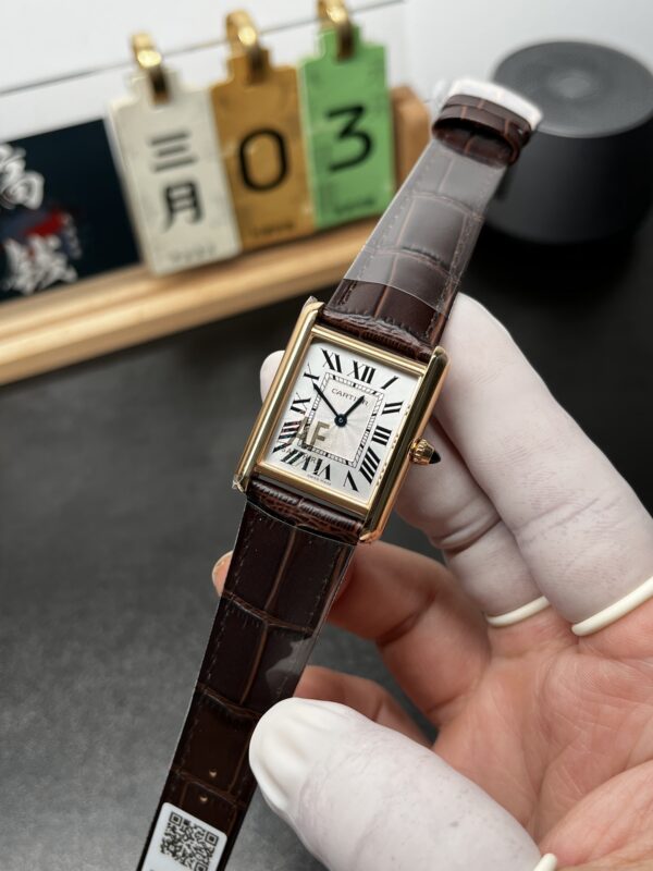 Cartier Tank (TANK) Rose Gold
