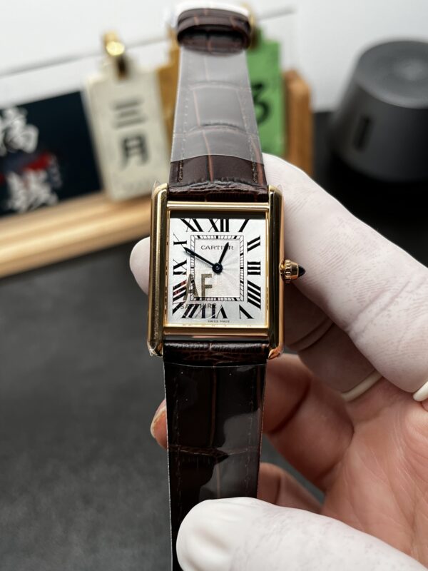 Cartier Tank (TANK) Rose Gold