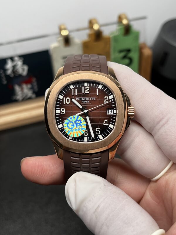 Patek Philippe Aquanaut (AQUANAUT) Rose Gold