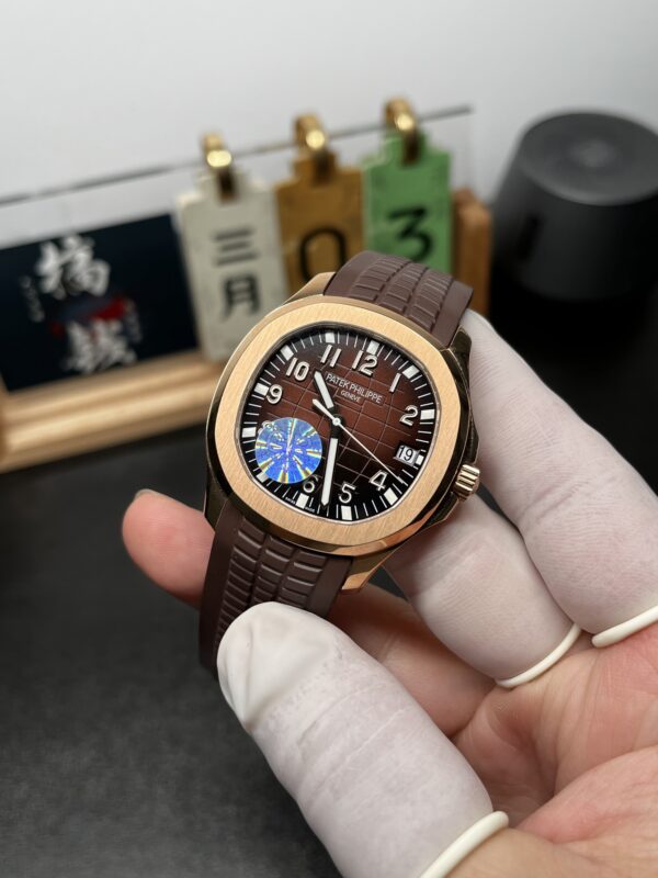 Patek Philippe Aquanaut (AQUANAUT) Rose Gold