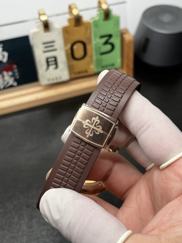 Patek Philippe Aquanaut (AQUANAUT) Rose Gold