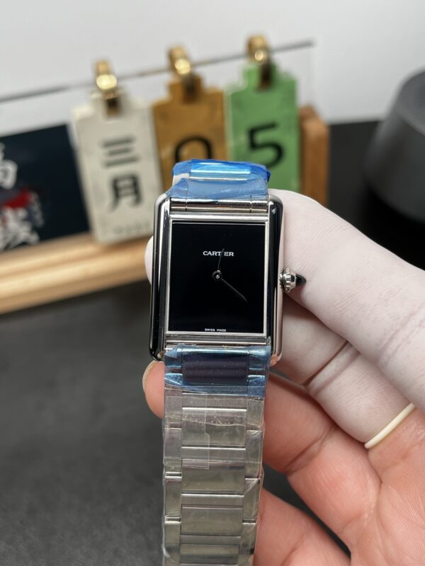 i1772657432787_3045_0_0.jpg Cartier Tank (TANK)
